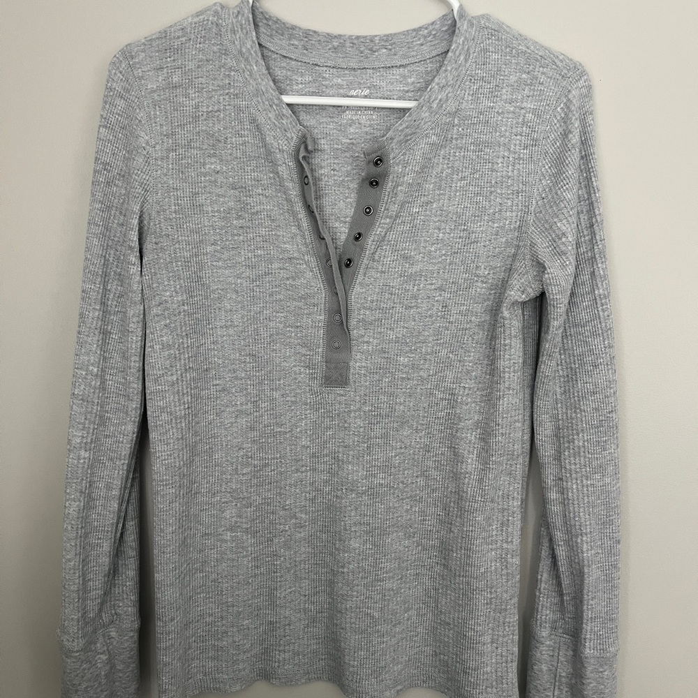 Aerie Light Gray Waffle Knit Top